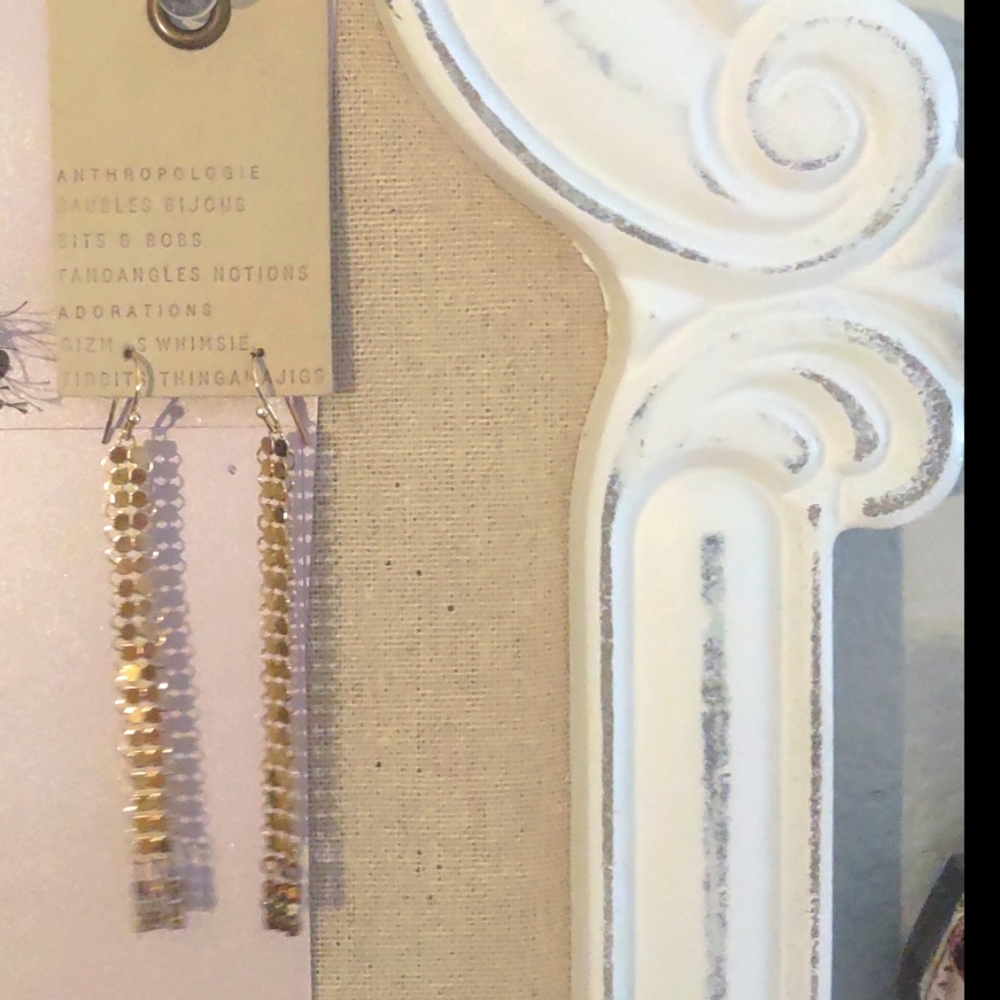 Anthropologie gold dangly earrings - Picture 3 of 4